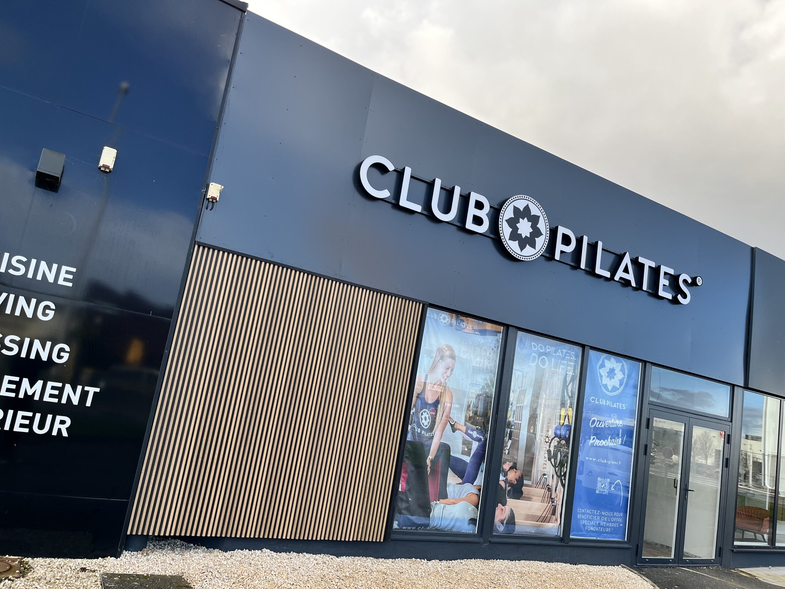 CLUB PILATES BREST FACADE